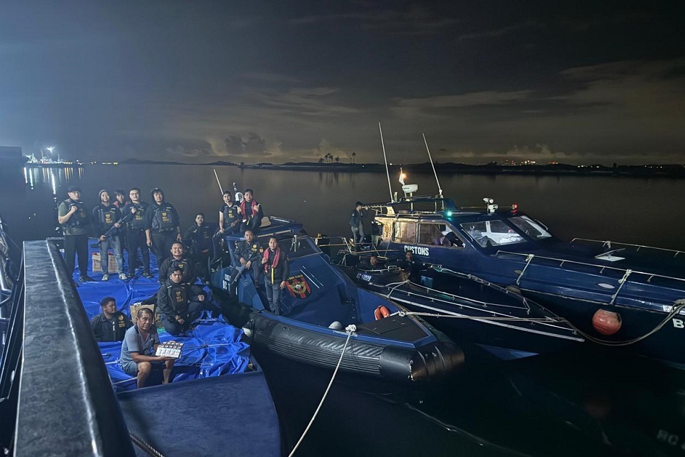  Bea Cukai Batam Tangkap Kapal Penyelundup Rokok Ilegal di Perairan Pulau Buaya