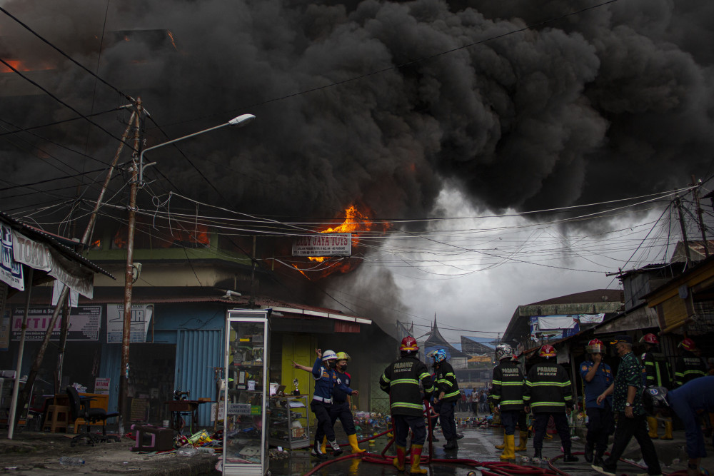  Pasar Raya II Padang Kebakaran, Kerugian Ditaksir Puluhan Miliar Rupiah