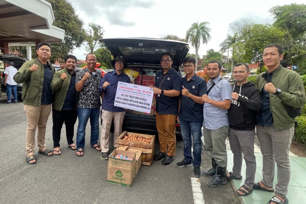  Semen Baturaja Salurkan Bantuan untuk Korban Banjir Kabupaten OKU