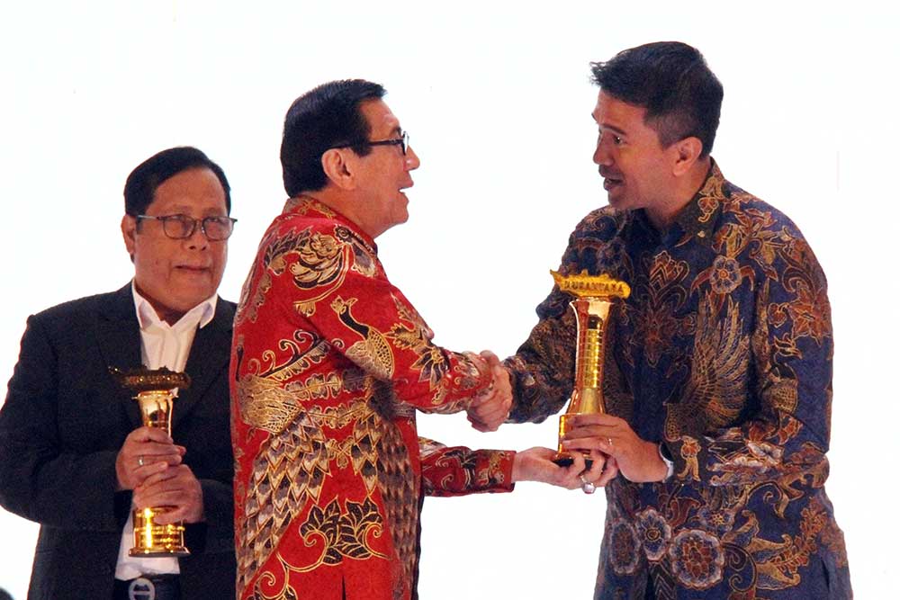  Dirut BTN Raih Penghargaan Nusantara Award