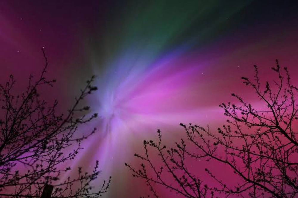  Badai Matahari Sebabkan Cahaya Aurora Spektakuler di Beberapa Negara, Ini Penampakannya
