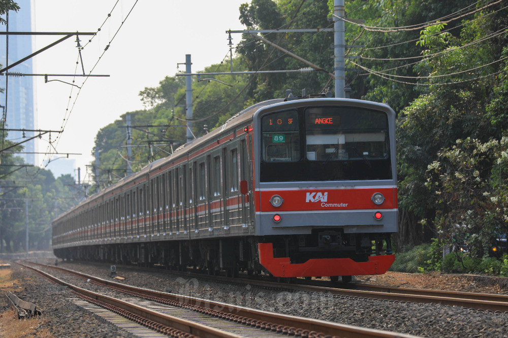  KRL Commuter Layani 2,5 Juta Penumpang saat Long Weekend