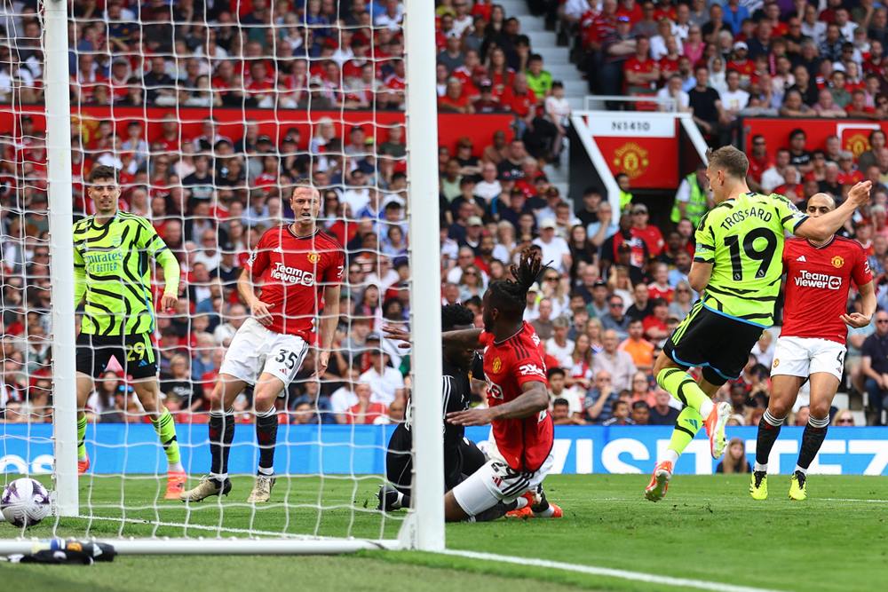  Hasil Manchester United vs Arsenal, Gol Trossard Bawa The Gunners Unggul (Babak 1)