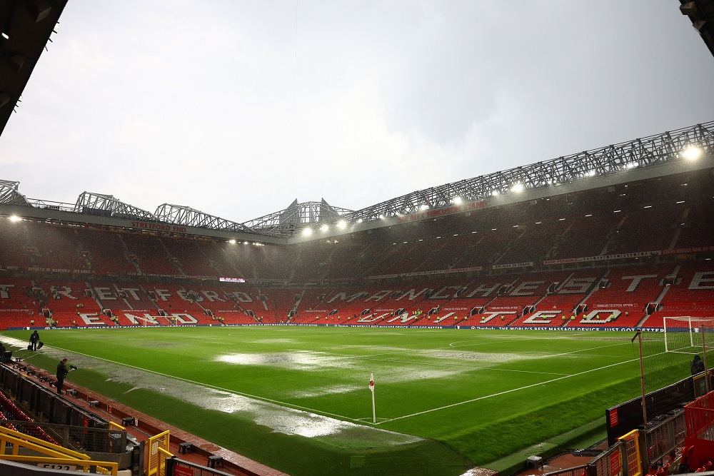  Viral Atap Old Trafford Bocor, Lapangan Kebanjiran karena Hujan Deras