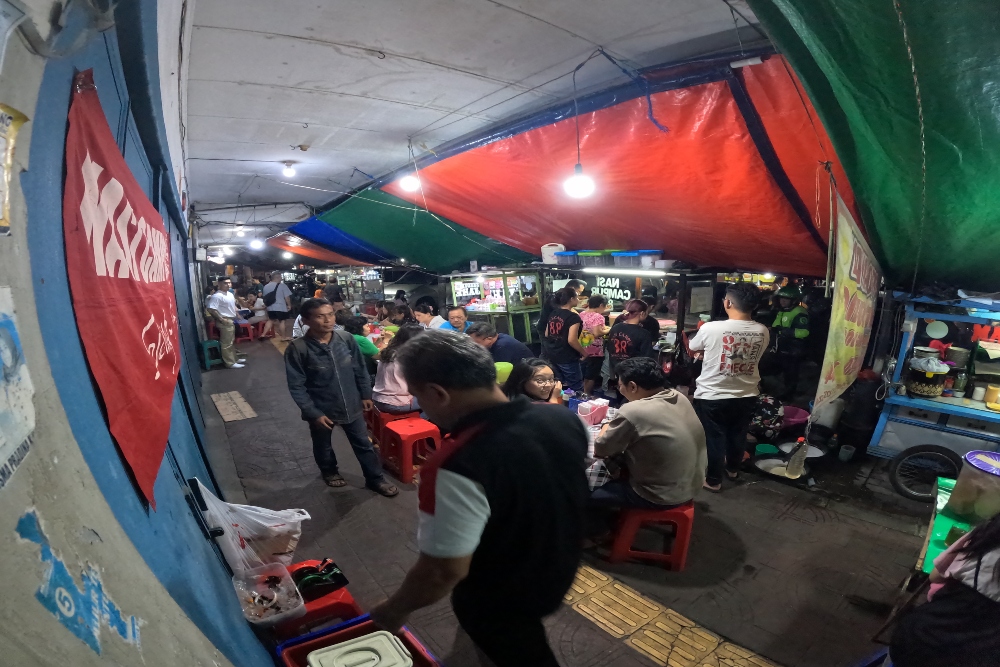  Berburu Kuliner Khas Bandung di Jalan Cibadak
