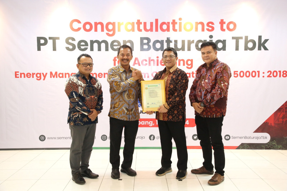  Dukung Pengelolaan Energi Berkelanjutan, Semen Baturaja Raih Sertifikat Manajemen Energi ISO 50001:2018