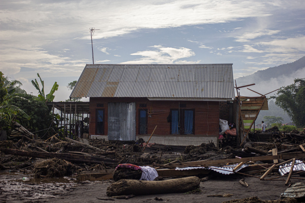  Jokowi Segera Bangun Relokasi Rumah Warga Terdampak Banjir Lahar Dingin di Sumbar