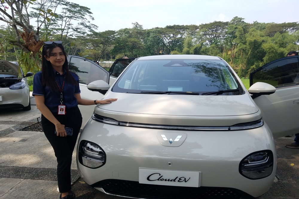  Mobil Listrik Wuling Cloud EV Mulai Dijual di Malang