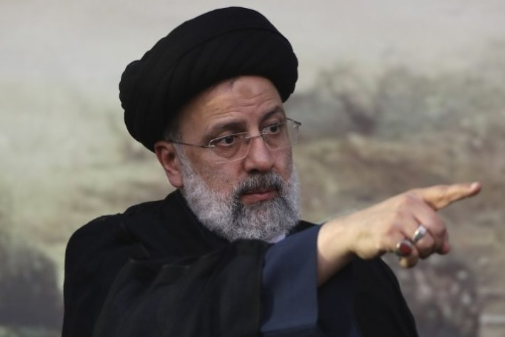  Pemakaman Presiden Iran Ebrahim Raisi Dihadiri Ribuan Pelayat