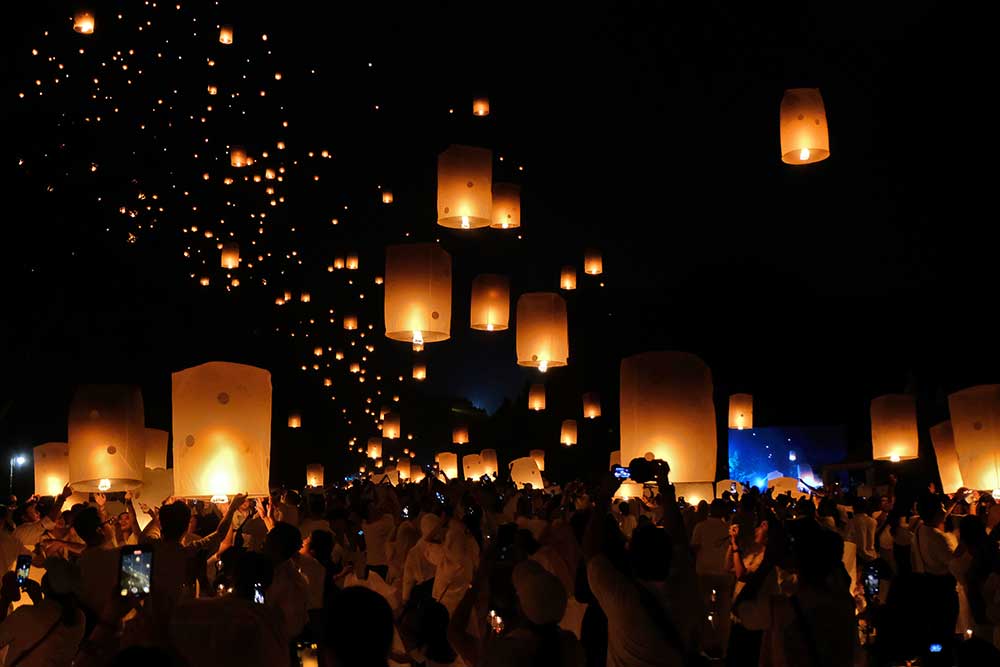  Ribuan Lampion Kedamaian Hiasi Langit di Candi Borobudur Saat perayaan Hari Raya Tri Suci Waisak