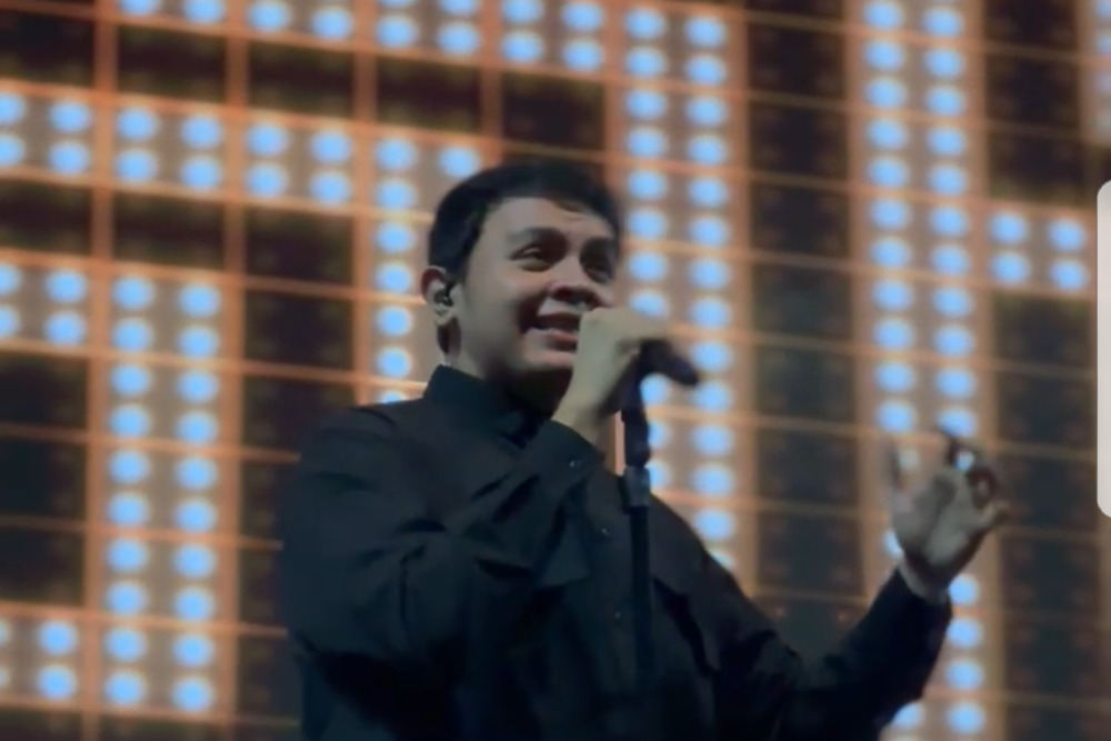  Tulus Obati Kerinduan Ribuan Penggemar di Malang