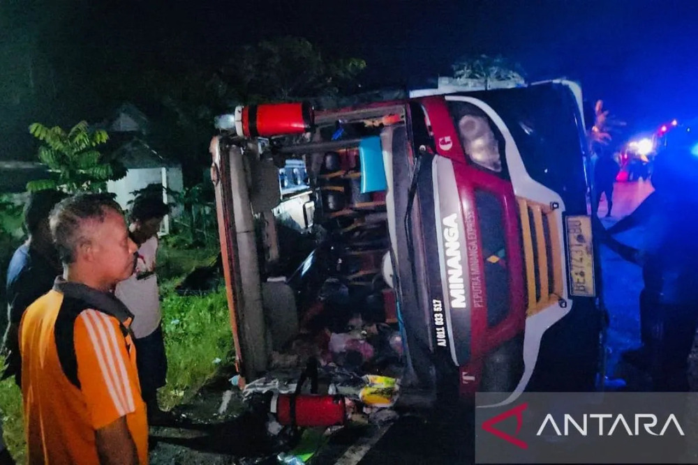  Bus Tabrak Belakang Truk di Ogan Komering Ilir, Dua Meninggal, Puluhan Luka-luka