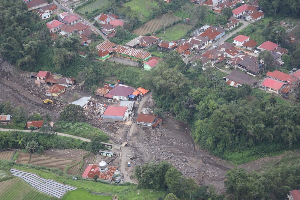  Peledakan Batu Material Bencana Alam Sumbar Libatkan Tim Tambang Semen Padang