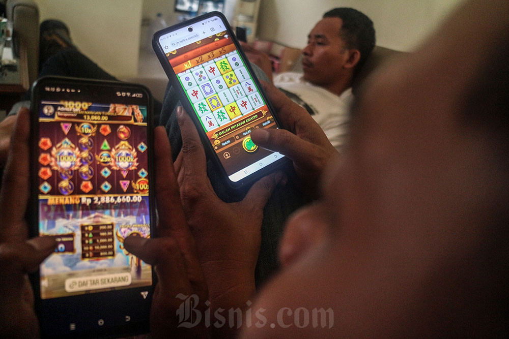  Kemenkominfo Blokir Situs judi Online