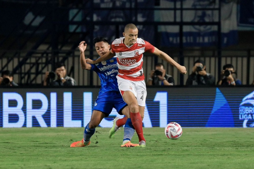  Kalahkan Madura United, Persib Bandung Juara Liga 1 Indonesia