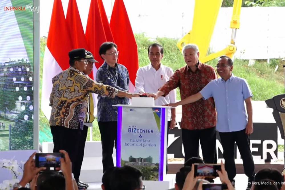  Di Depan Investor, Jokowi Kenalkan Basuki Sebagai Kepala Otorita IKN Baru