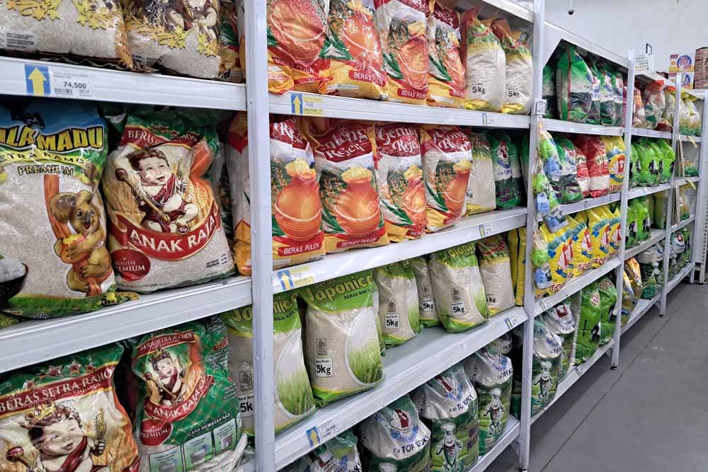  Dampak HET Beras Naik: Stok di Ritel Modern Melimpah, Pasar Induk Susut