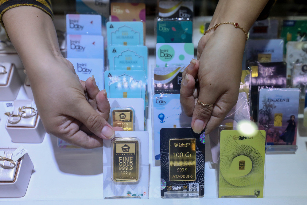 Harga emas Antam pada perdagangan hari ini, Kamis (6/6/2024) terpantau melejit. Emas batangan ukuran 1 gram dibanderol Rp1.349.000. Bisnis/Eusebio Chrysnamurti