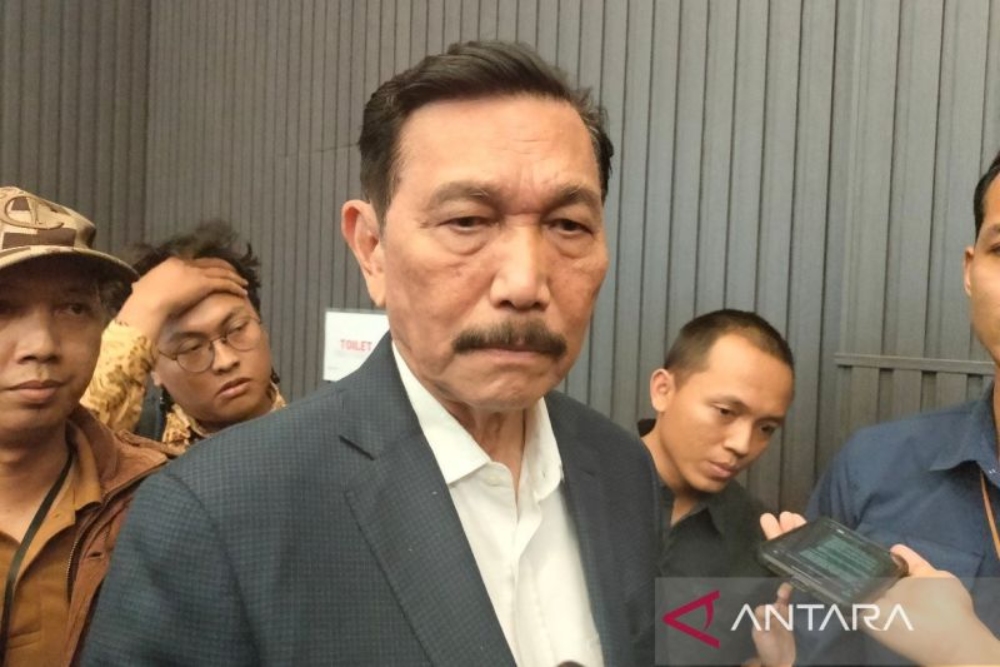 Menko Marves Luhut Binsar Pandjaitan usai mengikuti gelar wicara bertajuk ‘Ngobrol yang Paten-Paten Aja Bareng Menko Marinves’ di Menara Global, Kuningan, Jakarta, Selasa (4/6/2023). Dok ANTARA