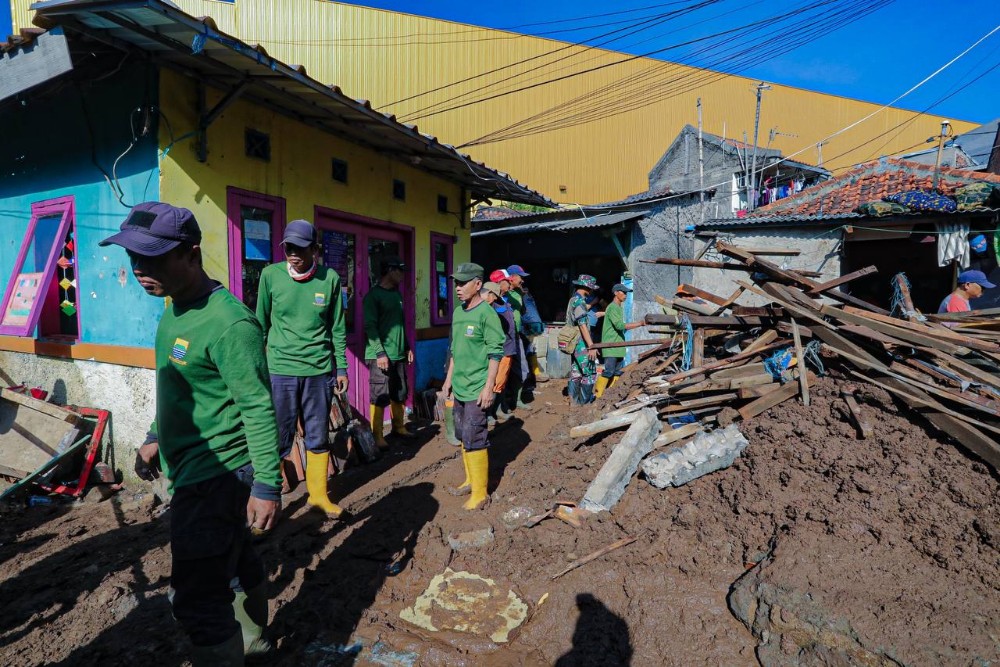 Dampak pipa jebol milik PDAM Tirtawening