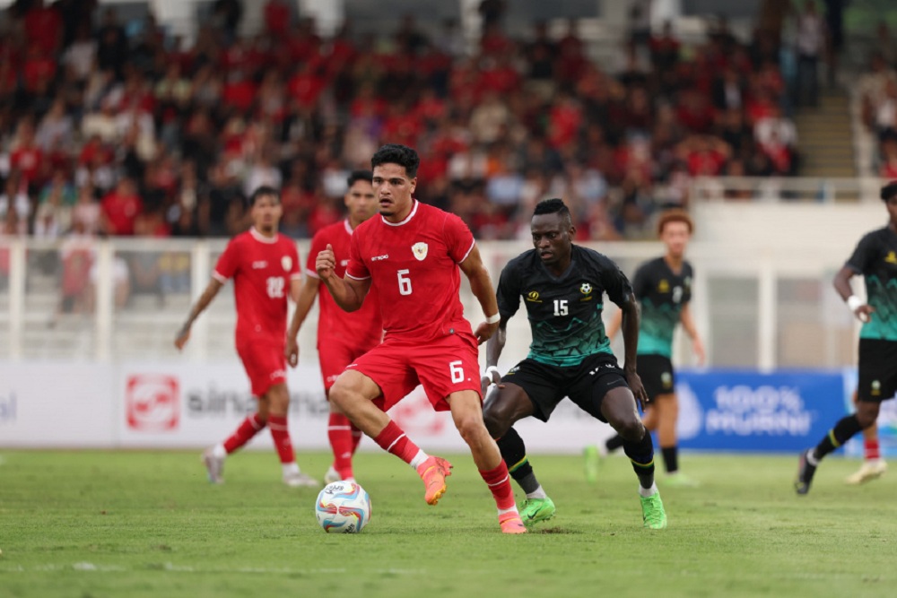 Pemain Timnas Indonesia Ragnar Oratmangoen saat melawan Tanzania / PSSI.