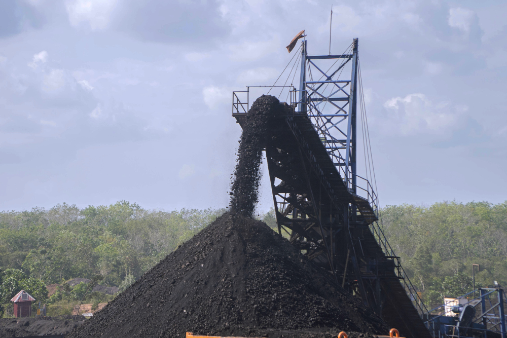 Emiten batu bara Grup Sinarmas PT Golden Energy Mines Tbk. (GEMS) membukukan laba bersih sebesar Rp2,79 triliun sepanjang kuartal I/2024. - Bisnis/Husnul Iga Puspita