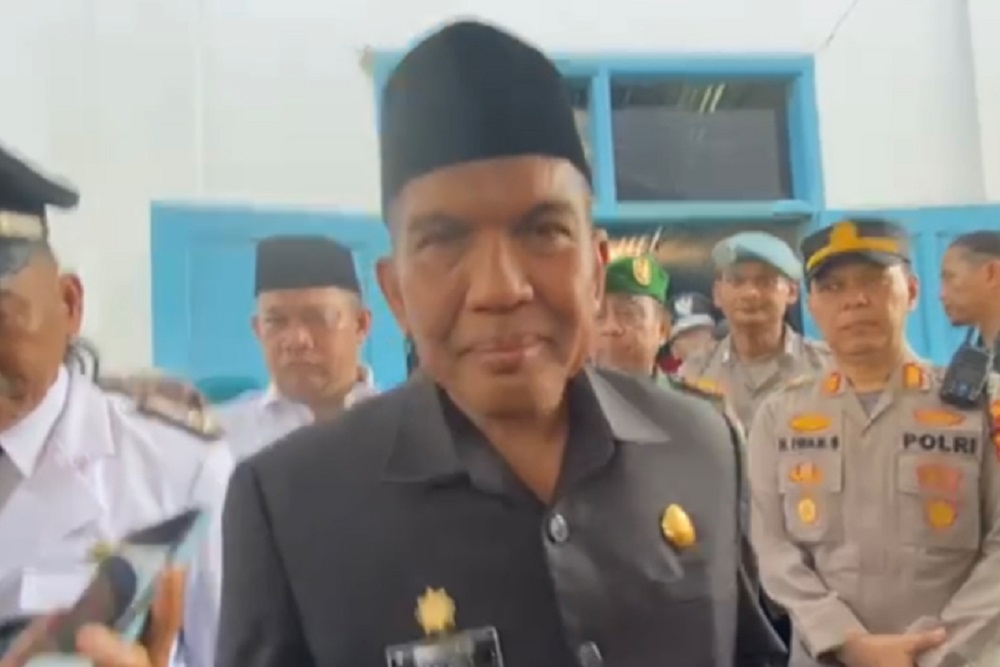 Pj Bupati Bandung Barat Arsan Latif ditetapkan sebagai tersangka kasus korupsi oleh Kejaksaan Tinggi (Kejati) Jawa Barat.
