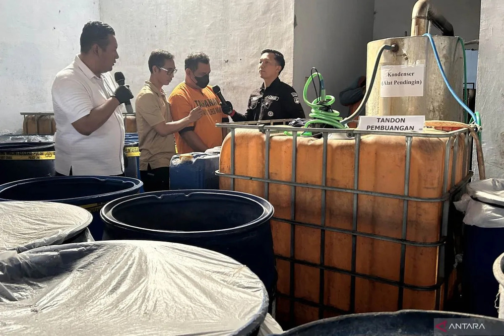  Pabrik Minuman Keras di Pakis Malang Digerebek Polisi