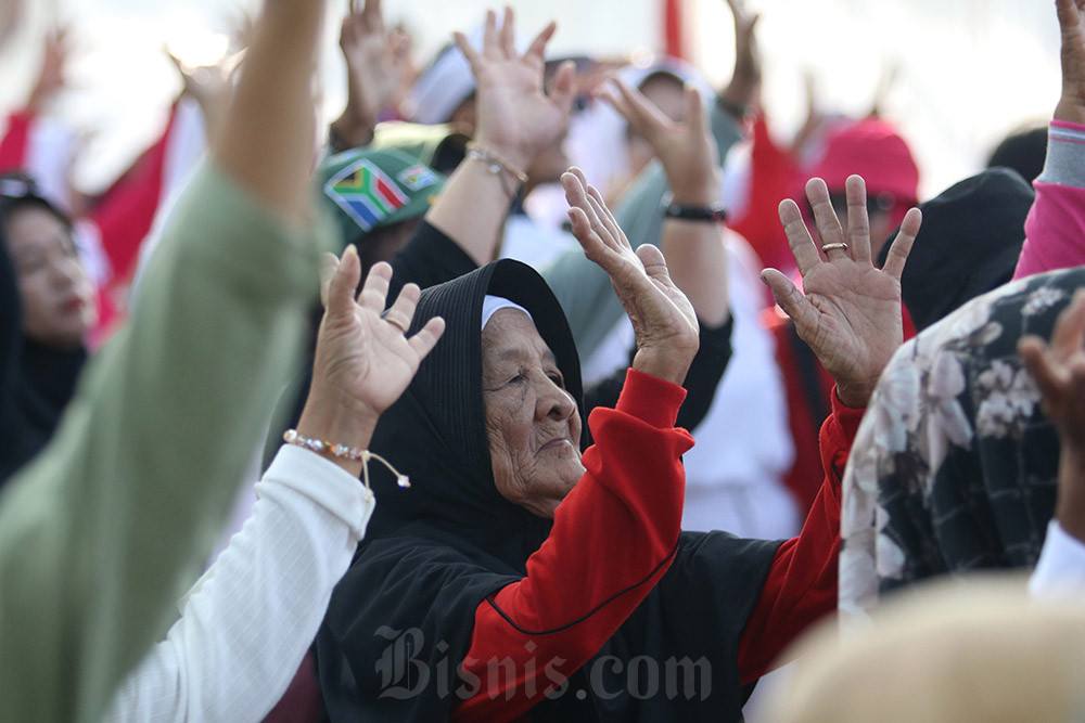  Senam Lansia Massal di Kediri