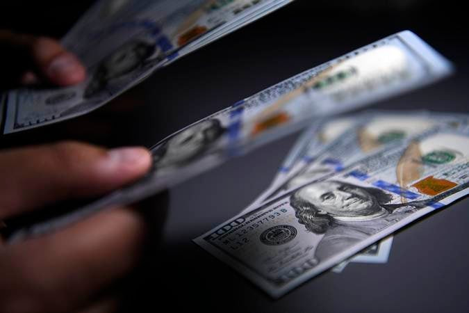  Bank Execs Signal Bullish Trend Amid Share Race