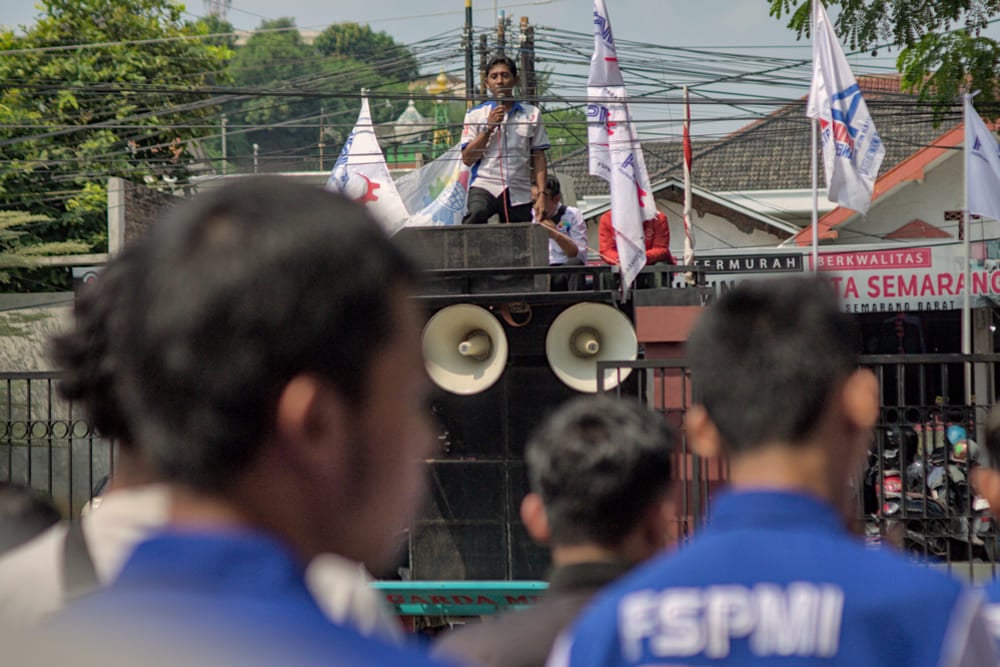  Buruh Semarang dan Jepara Geruduk PTUN