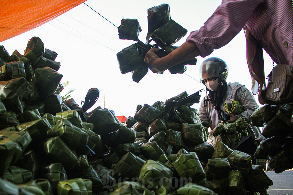  Penjualan Kulit Ketupat Berbahan Daun Pandan di Makassar