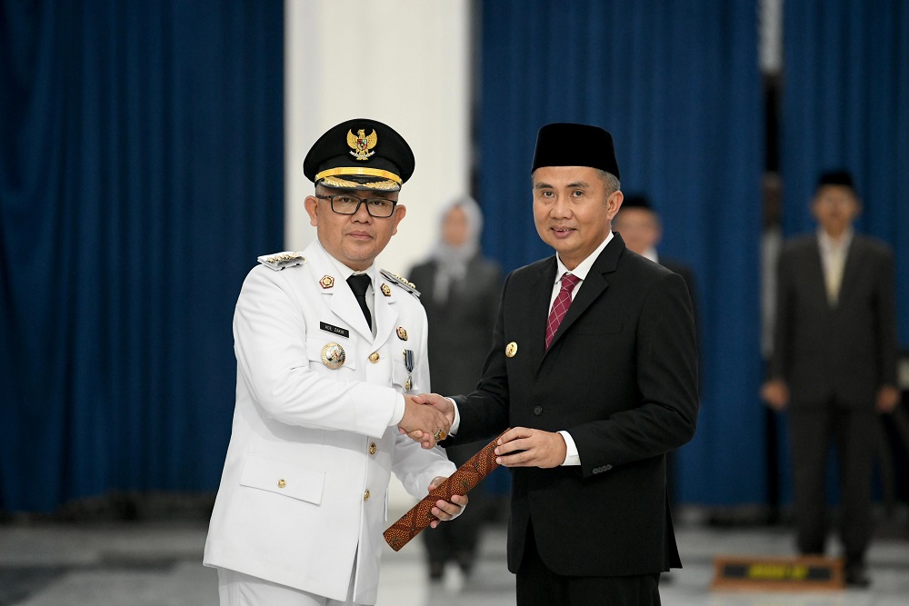  Bey Machmudin Lantik Ade Zakir Hasim sebagai Penjabat Bupati Bandung Barat