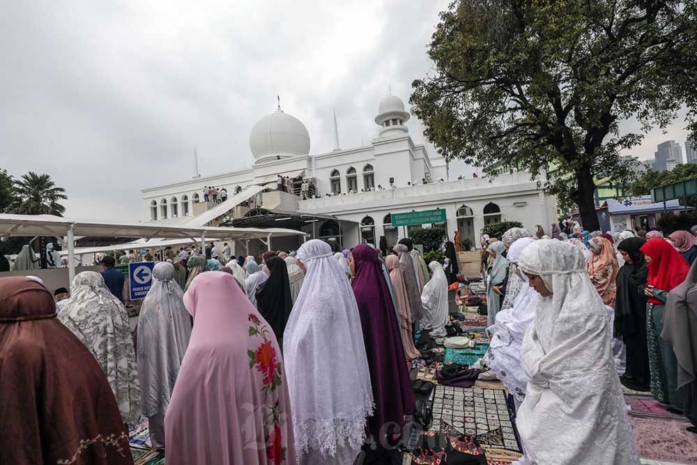  Yayasan Pesantren Islam (YPI) Al-Azhar Tetapkan Lebaran Hari Minggu