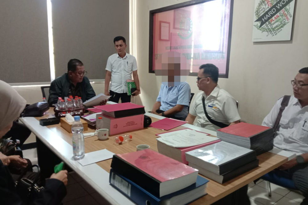  Kanwil Pajak Jabar I Serahkan Pelaku Pengemplang Pajak ke Kejari Bandung