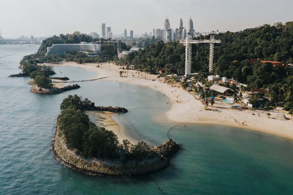  Pantai Sentosa Singapura Ditutup Imbas Kena Tumpahan Minyak