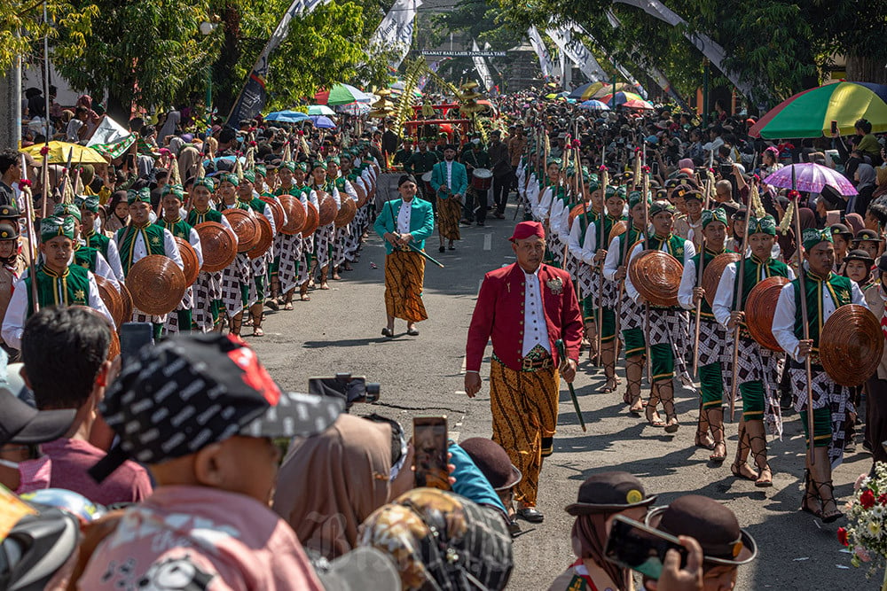  Tradisi Kirab Grebeg Besar Iduladha di Demak