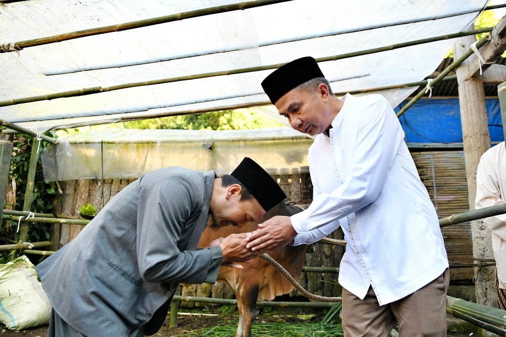  Bey Machmudin Salat Iduladha di Kampung Babakan Ampera