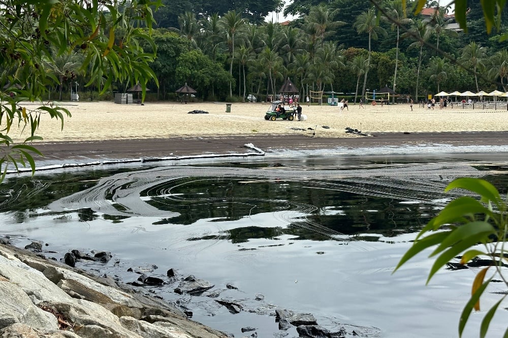  Pantai Singapura Terkena Tumpahan Minyak, Kualitas Air untuk Warga Aman?