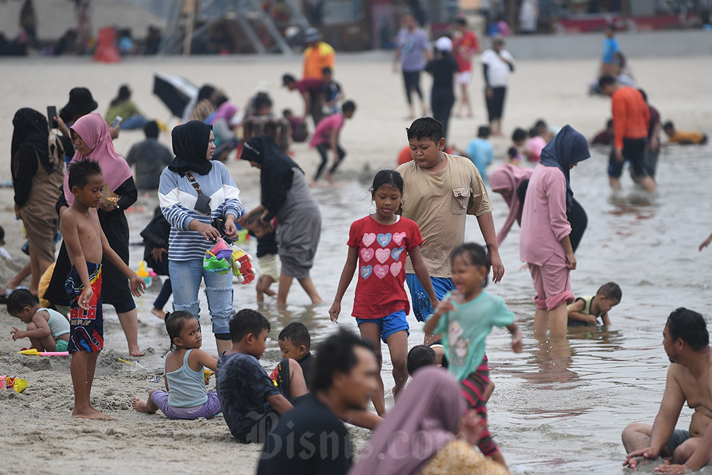  Libur Iduladha di Pantai Ancol