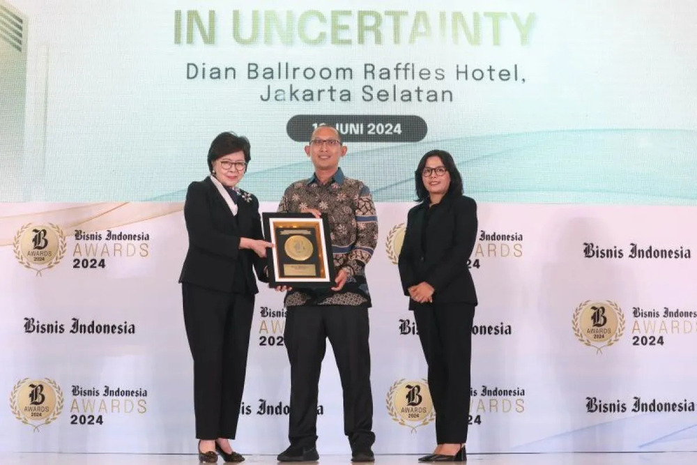  Bank Kalbar Kembali Raih Penghargaan Bisnis Indonesia Award 2024