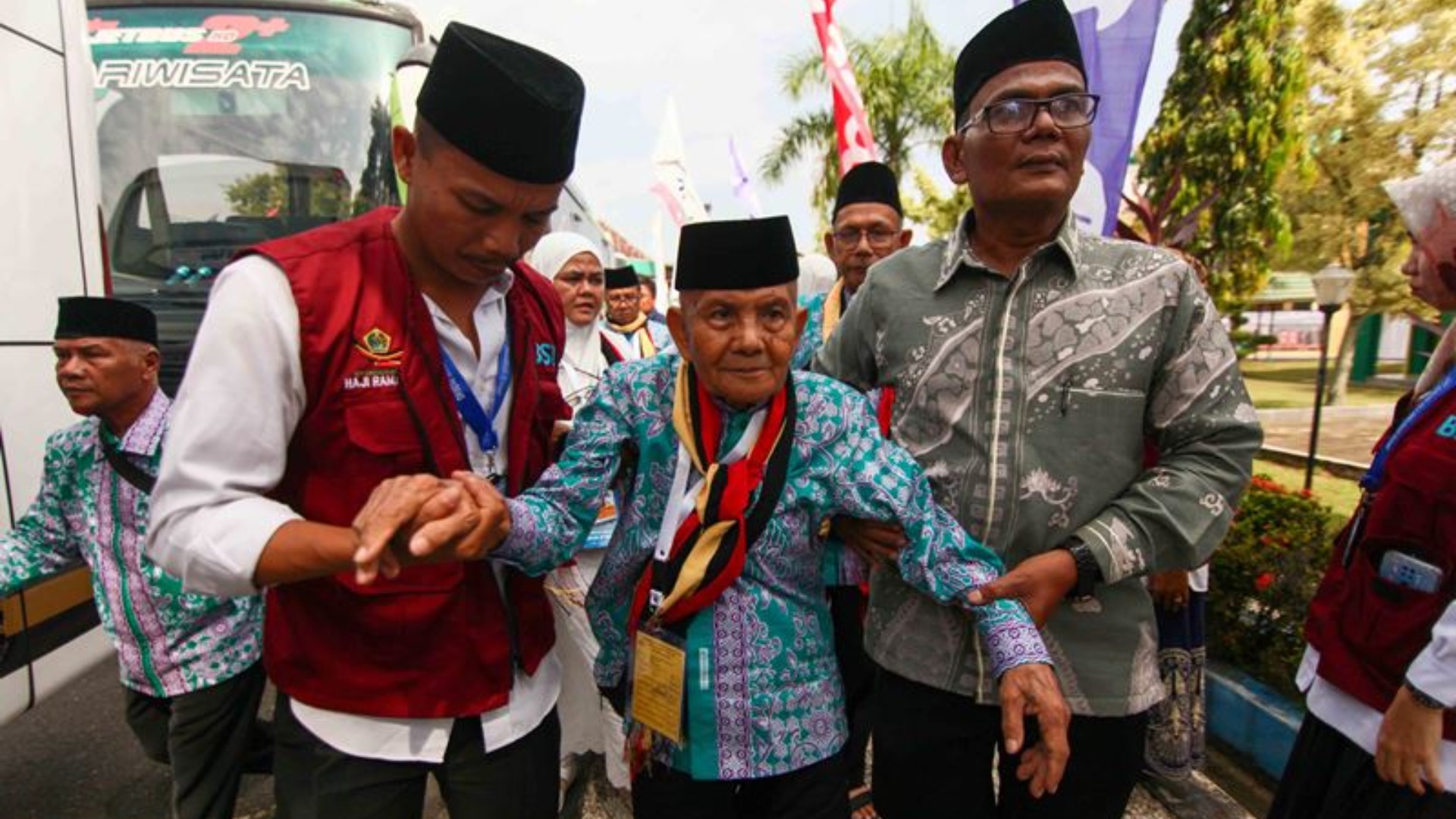 Pro dan Kontra Suksesnya 'Haji Ramah Lansia'