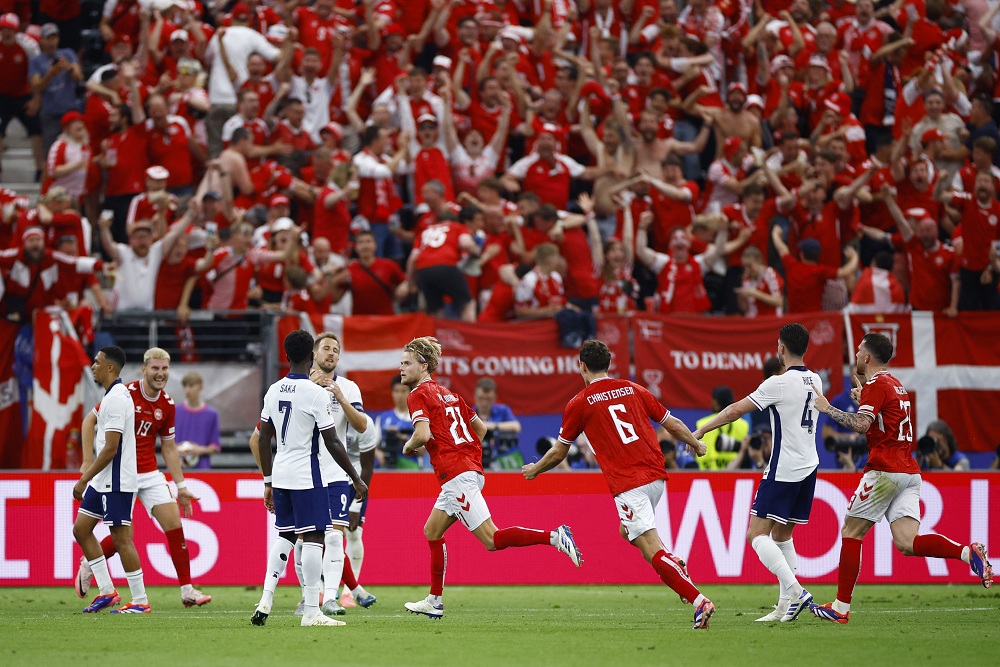  Hasil Euro 2024: Tendangan Roket Hjulmand Bawa Denmark Imbangi Inggris