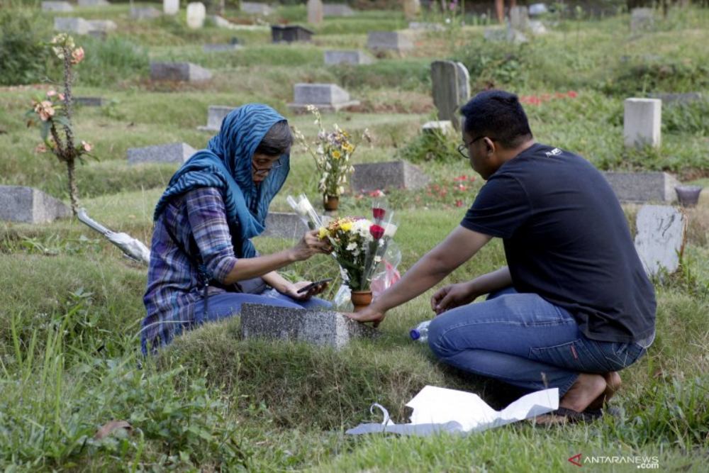  Doa Ziarah Kubur Lengkap dan Tata Cara Melakukannya