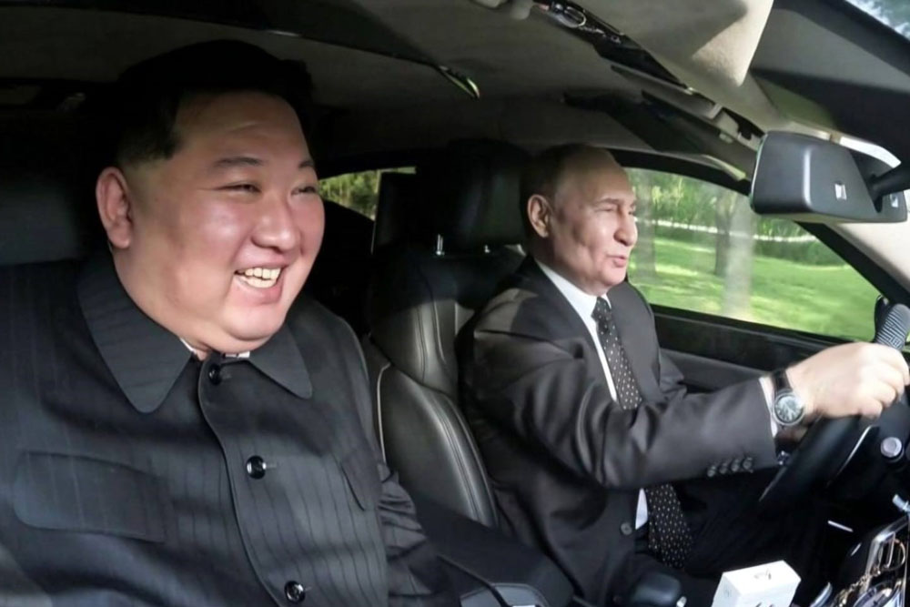  Momen Akrab Putin dan Kim Jong-Un Jalan-Jalan Naik Mobil Limosin