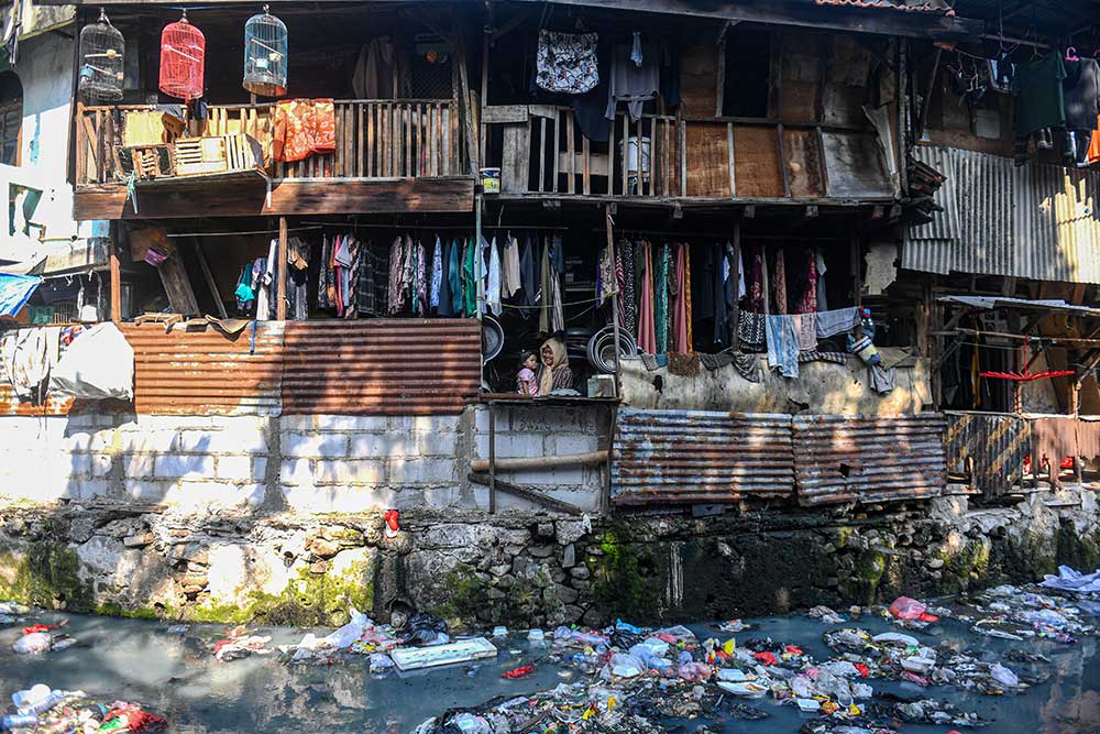  Sungai Ciliwung di Jakarta Dipenuhi Sampah