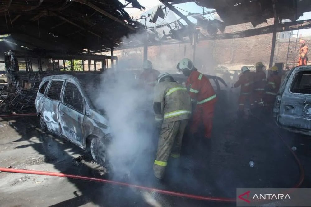  Pool Damri di Surabaya Kebakaran, Ini Penjelasan Manajemen