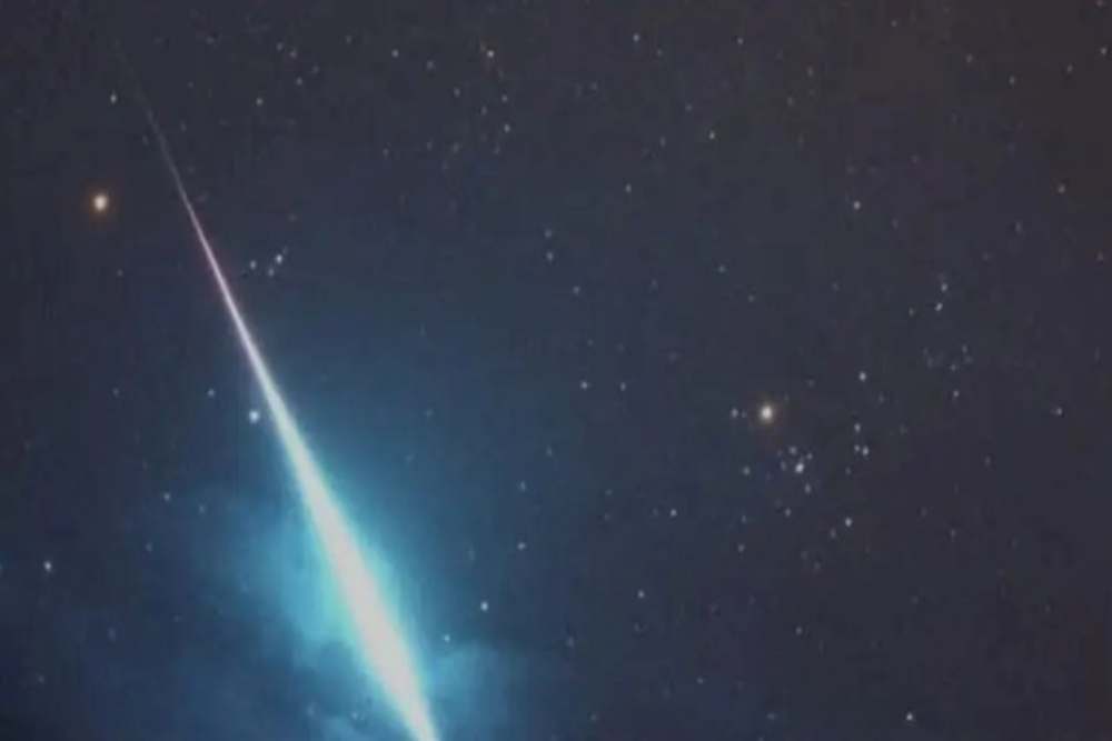  Meteor Jatuh Seperti di Depok Bisa Dilihat Hingga 27 Juni, Ini Jam Lintasannya