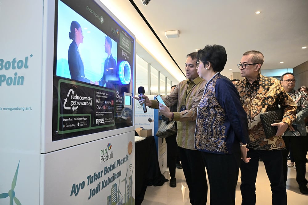  Gerakkan Daur Ulang, PLN Sediakan Mesin Penampung Botol Plastik