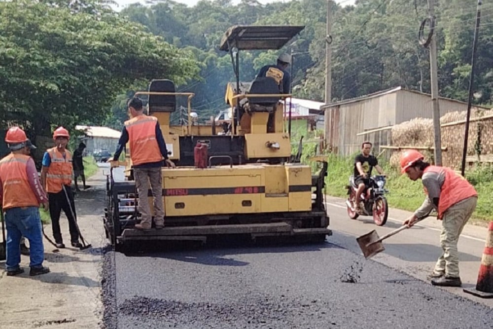  Pemprov Sumbar Kucurkan Rp2 Miliar Perbaiki Jalan Padang Luar - Simpang Malalak